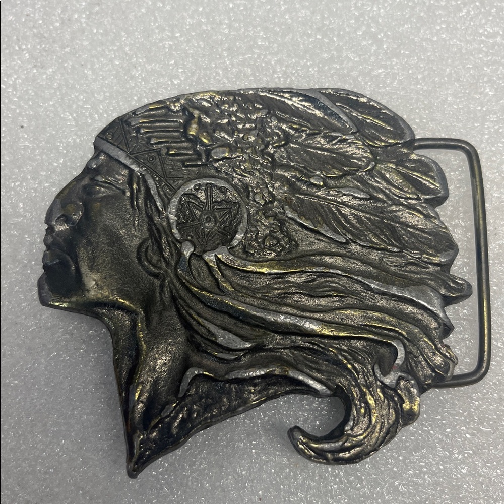 VINTAGE NATIVE AMERICAN INDIAN DESIGN BELT BUCKLE